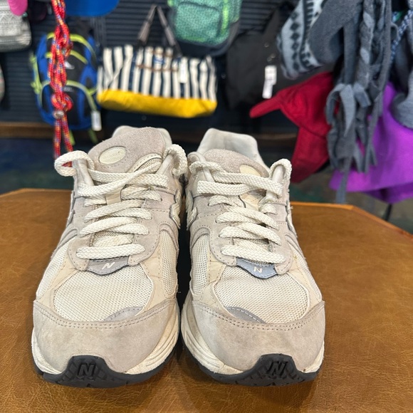 New Balance 2002 R - Picture 3 of 4